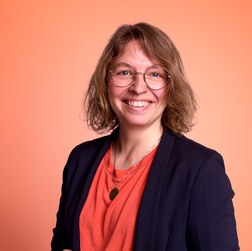 Louise, frontend developer, smiling